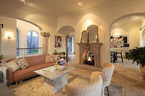 HOLT Magnificent 6BR Villa in Malanquin Golf Club