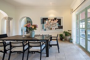 HOLT Magnificent 6BR Villa in Malanquin Golf Club