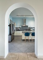 HOLT Magnificent 6BR Villa in Malanquin Golf Club