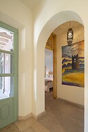 HOLT Magnificent 6BR Villa in Malanquin Golf Club