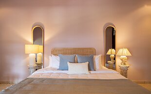 HOLT Magnificent 6BR Villa in Malanquin Golf Club