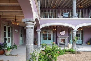 HOLT Magnificent 6BR Villa in Malanquin Golf Club