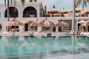 El Tropico Boutique Hotel