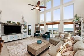 Top Shelf 4 Bedroom Home by RedAwning