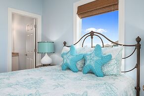 Top Shelf 4 Bedroom Home by RedAwning