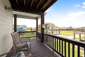 Top Shelf 4 Bedroom Home by RedAwning