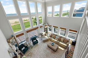 Top Shelf 4 Bedroom Home by RedAwning