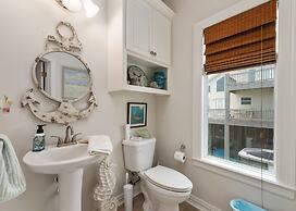 Top Shelf 4 Bedroom Home by RedAwning