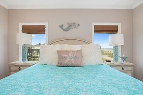 Top Shelf 4 Bedroom Home by RedAwning