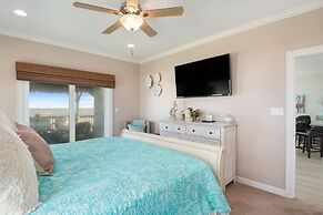 Top Shelf 4 Bedroom Home by RedAwning