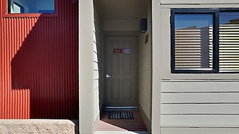 Mountainside 2BR/2BA Just Steps to 3 Spas, Sauna, Pool and Mammoth Mou