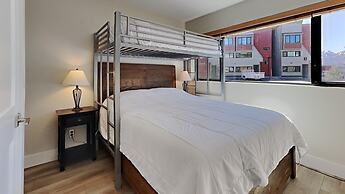 Mountainside 2BR/2BA Just Steps to 3 Spas, Sauna, Pool and Mammoth Mou