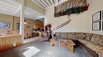 Summer Fun - SLOPESIDE 4BR/3BA with 3 Spas, Pool and Sauna - Perfect f