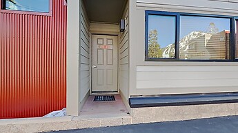 Summer Fun - SLOPESIDE 4BR/3BA with 3 Spas, Pool and Sauna - Perfect f