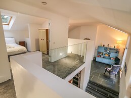 Lough Meela Lodge