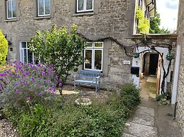 Stone Cottages with garden and parking