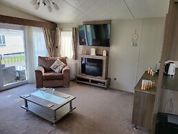 2br-sleeps6-fireplace-parking-patio-seaside