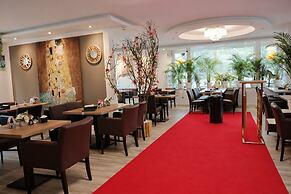 SILONCE Hotels & Restaurant