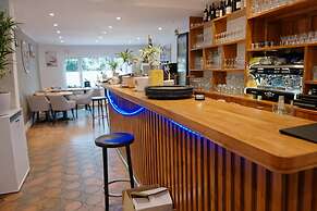 SILONCE Hotels & Restaurant