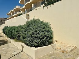 Elegant, Modern With Shared Swimming Pools