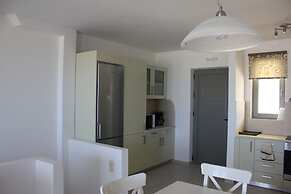 Elegant, Modern With Shared Swimming Pools