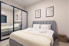 Cozy Apartment with Private Balcony