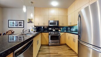 Solstice 11 Amazing Location on Golf Course, Heated Garage, Private Wa