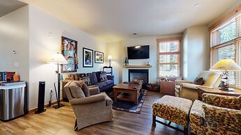 Solstice 11 Amazing Location on Golf Course, Heated Garage, Private Wa