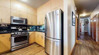 Solstice 11 Amazing Location on Golf Course, Heated Garage, Private Wa