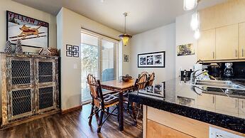 Solstice 11 Amazing Location on Golf Course, Heated Garage, Private Wa