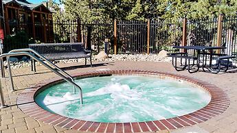 Solstice 11 Amazing Location on Golf Course, Heated Garage, Private Wa