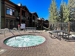 Solstice 11 Amazing Location on Golf Course, Heated Garage, Private Wa