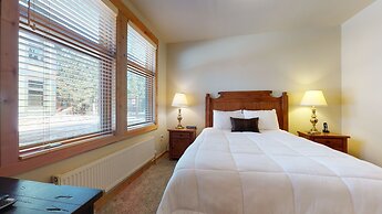 Solstice 11 Amazing Location on Golf Course, Heated Garage, Private Wa