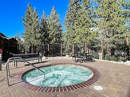 Solstice 11 Amazing Location on Golf Course, Heated Garage, Private Wa