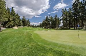 Solstice 11 Amazing Location on Golf Course, Heated Garage, Private Wa