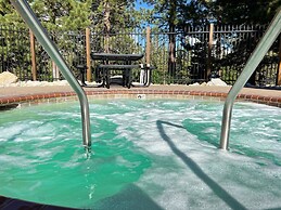 Solstice 11 Amazing Location on Golf Course, Heated Garage, Private Wa