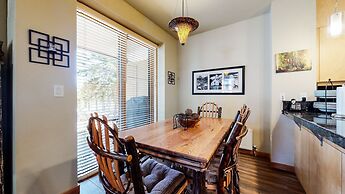 Solstice 11 Amazing Location on Golf Course, Heated Garage, Private Wa