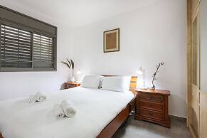 Modern and Stylish 2BR Apartment