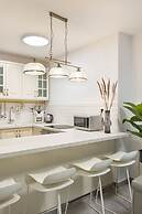 Modern and Stylish 2BR Apartment