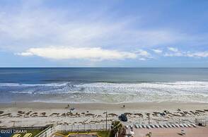 Beautiful Beachfront Resort Condo