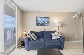 Beautiful Beachfront Resort Condo