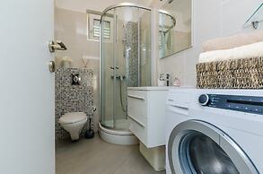 Apartment Lise Mokosica