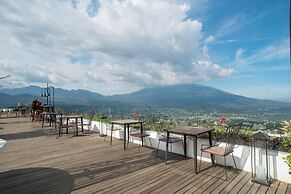 Amartahills Hotel & Resort