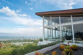 Amartahills Hotel & Resort