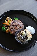 Amartahills Hotel & Resort