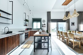 High Class 6BR Achziv apartment