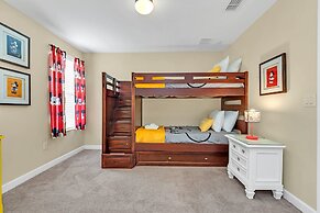 Warm and Inviting Family Villa! Themed Rooms, Movie Room and Upstairs 