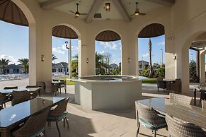 Warm and Inviting Family Villa! Themed Rooms, Movie Room and Upstairs 