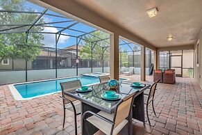 Warm and Inviting Family Villa! Themed Rooms, Movie Room and Upstairs 