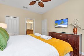 Warm and Inviting Family Villa! Themed Rooms, Movie Room and Upstairs 